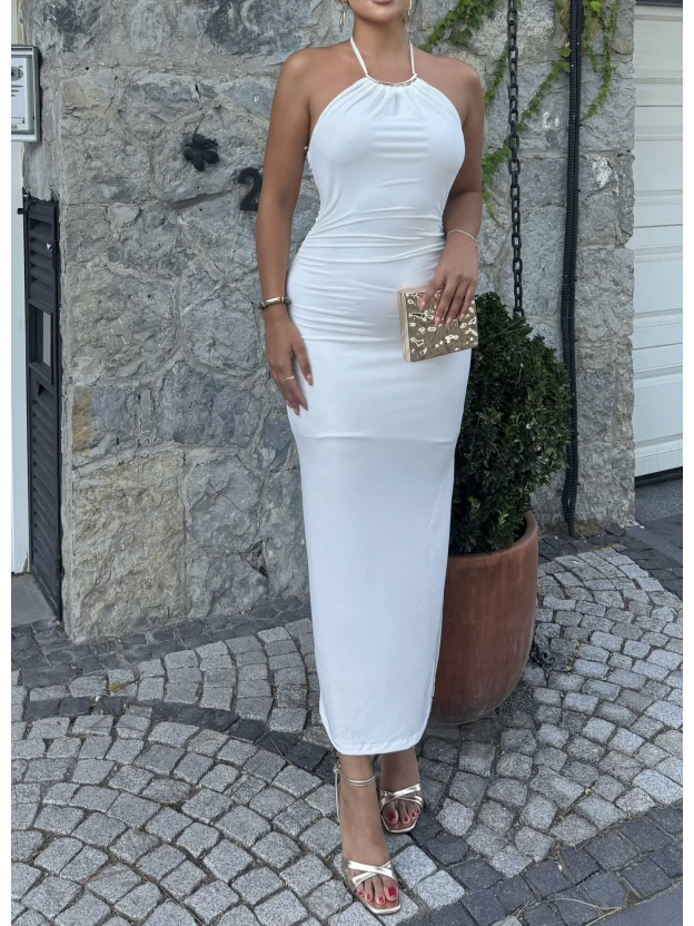 Beyaz Halter Yaka Aksesuarlı Elbise