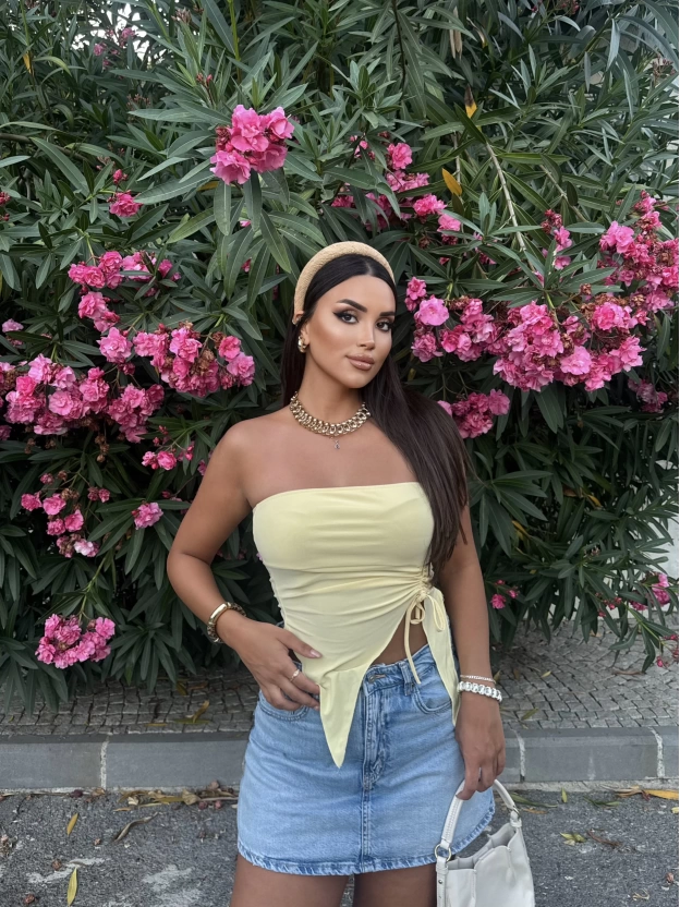 Sarı Straplez Büzgü Detay Crop
