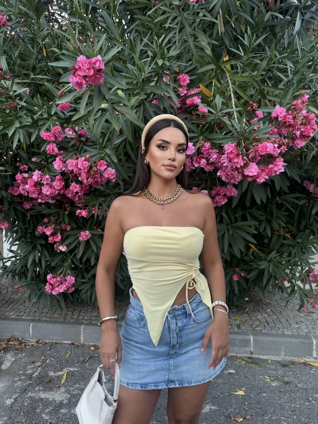 Sarı Straplez Büzgü Detay Crop