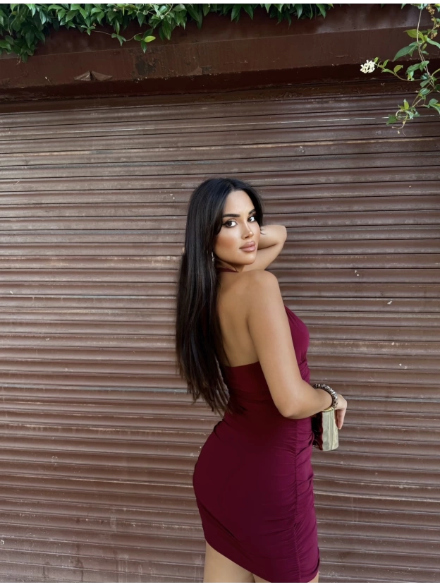 Bordo Boyundan Bağlamalı Aksesuarlı Mini Elbise