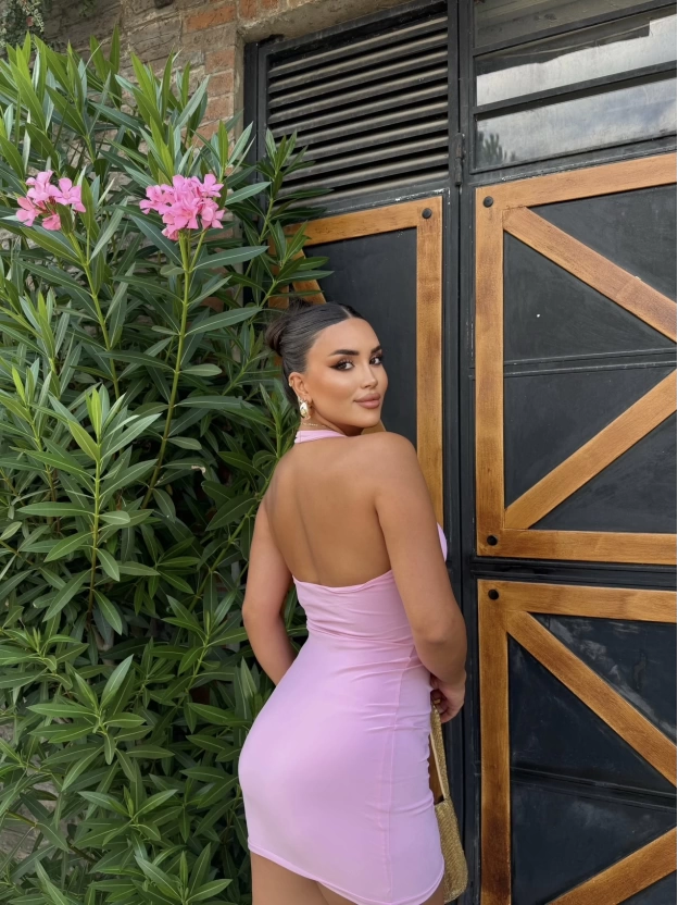 Pembe Boyundan Geçirmeli Tokalı Mini Elbise