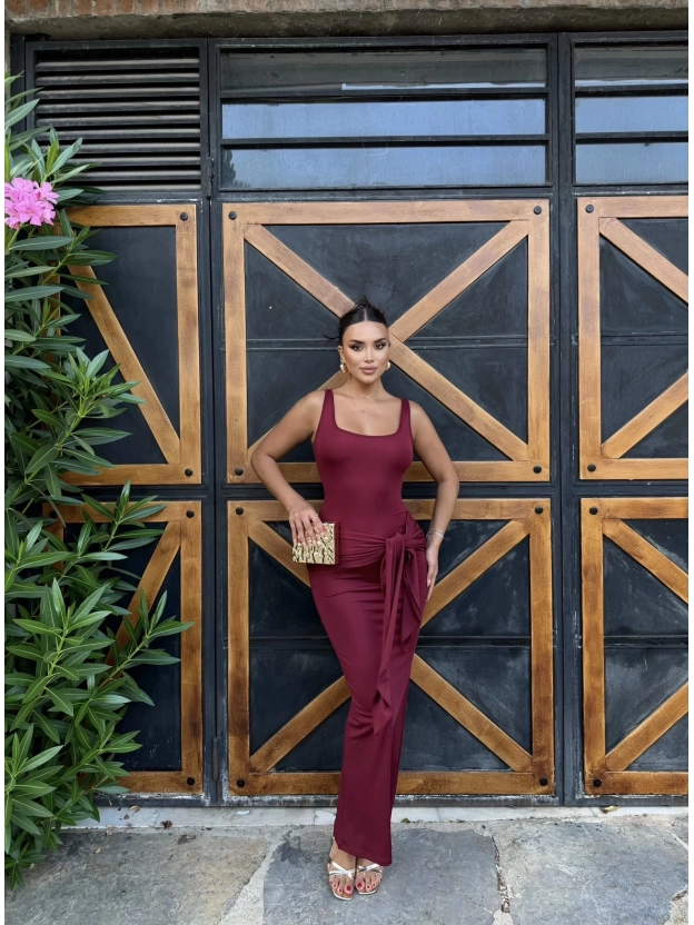 Bordo Kare Yaka Tasarım Uzun Elbise