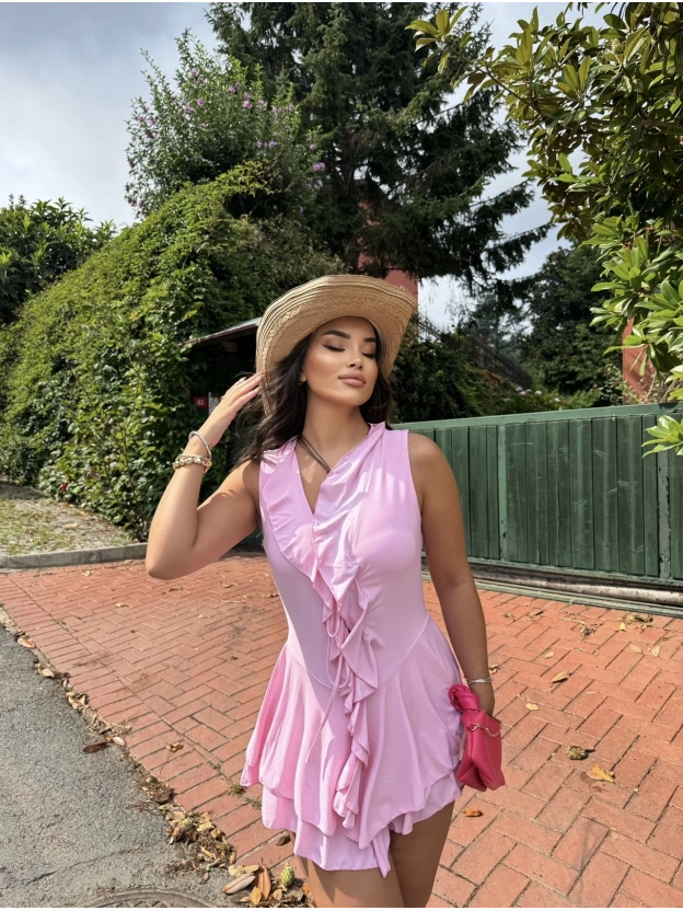 Pembe Şortlu Fırfırlı Mini Elbise