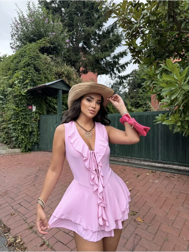 Pembe Şortlu Fırfırlı Mini Elbise