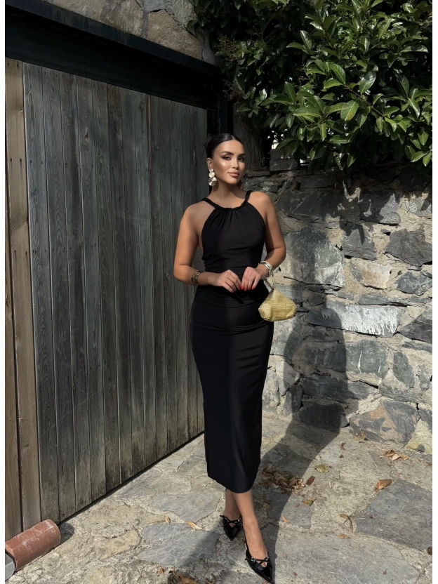 Siyah Halter Yaka Büzgülü Elbise