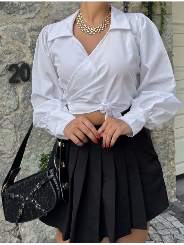 Beyaz Bağlamalı Gömlek