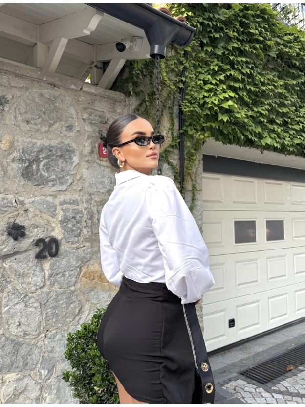 Beyaz Bağlamalı Gömlek