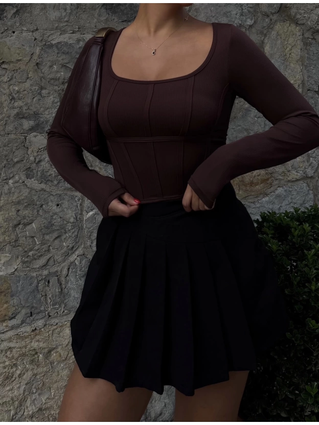 Kahverengi Korse Detay Basic Crop
