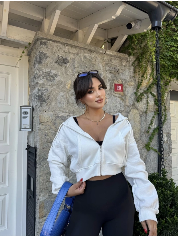 Beyaz Fermuarlı Crop Hırka