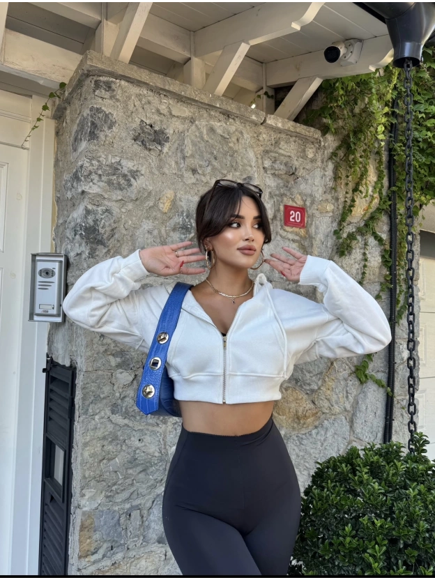 Beyaz Fermuarlı Crop Hırka