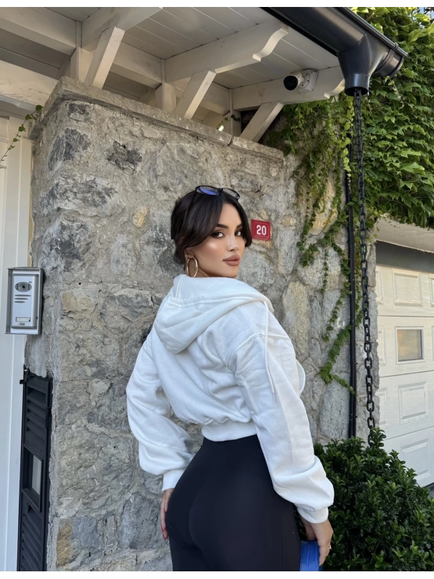 Beyaz Fermuarlı Crop Hırka