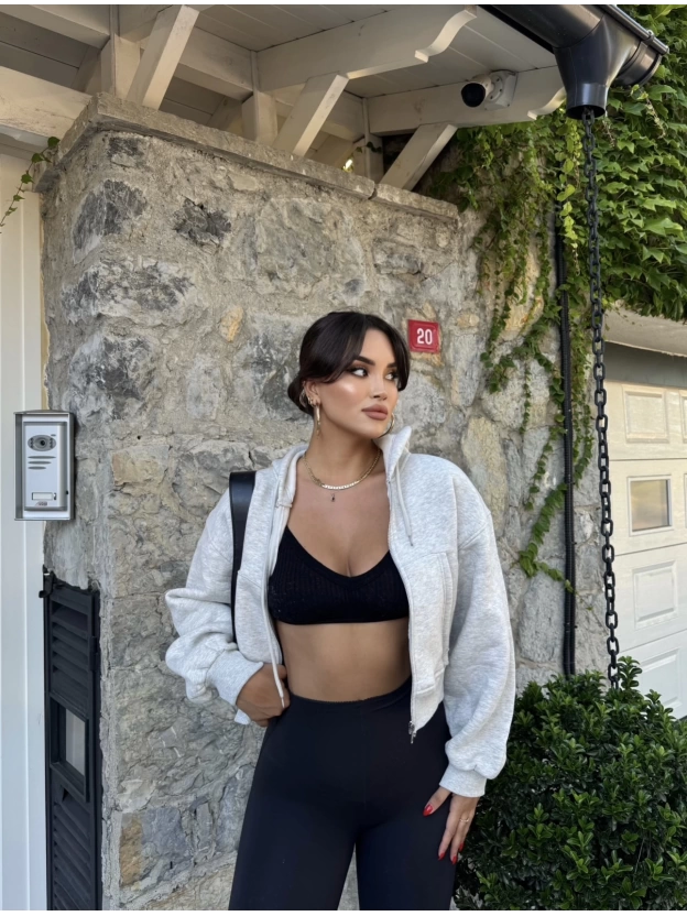 Gri Fermuarlı Crop Hırka