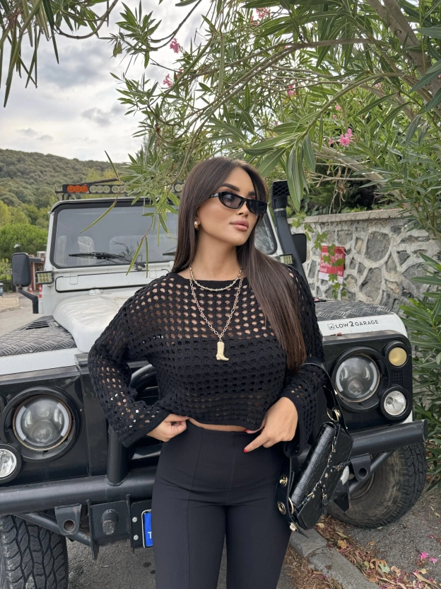 Siyah Ajurlu Triko Bluz
