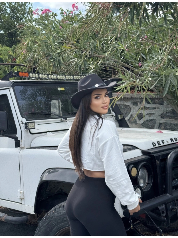 Beyaz Oversize Crop Sweatshırt