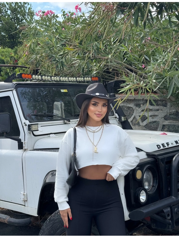 Beyaz Oversize Crop Sweatshırt