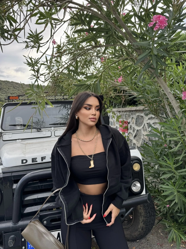 Siyah Fermuarlı Oversize Hırka