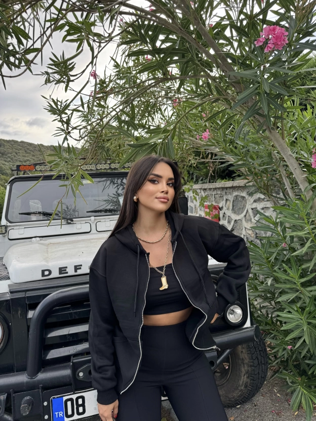 Siyah Fermuarlı Oversize Hırka