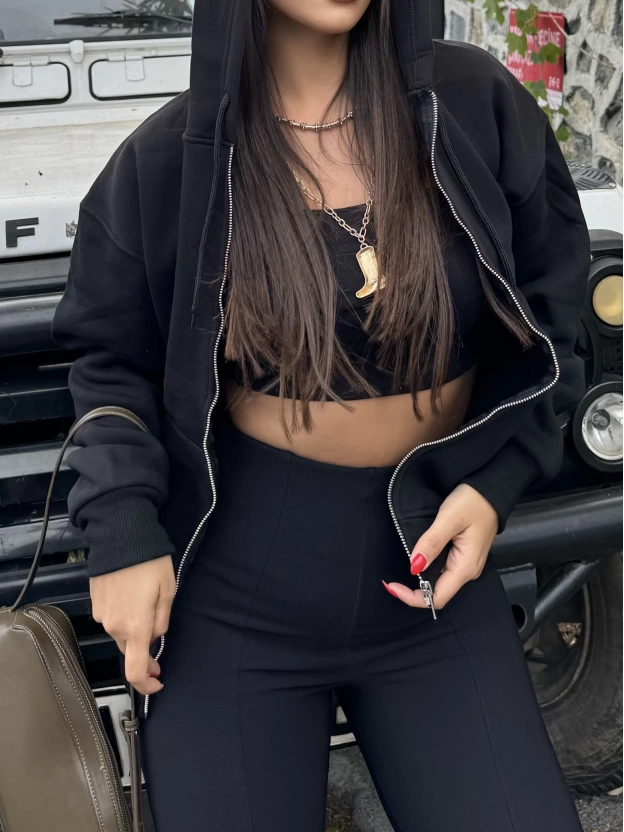 Siyah Fermuarlı Oversize Hırka