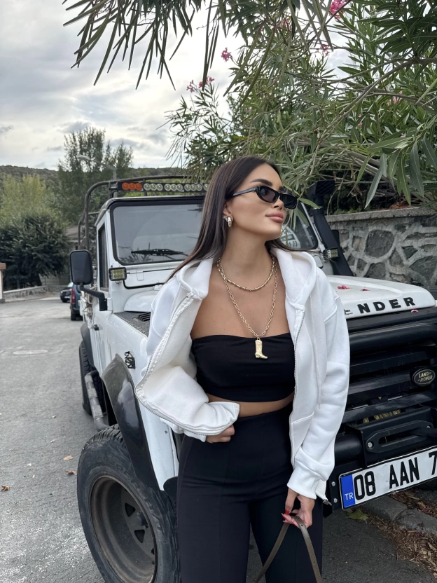 Beyaz Fermuarlı Oversize Hırka