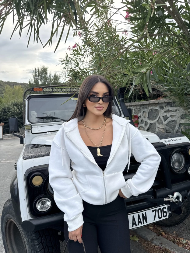 Beyaz Fermuarlı Oversize Hırka