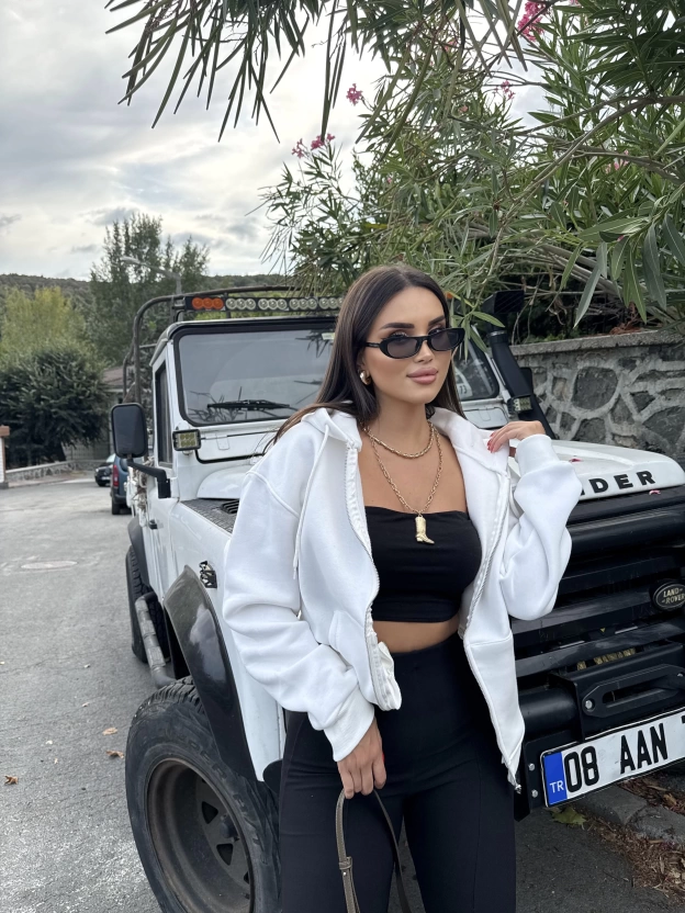 Beyaz Fermuarlı Oversize Hırka