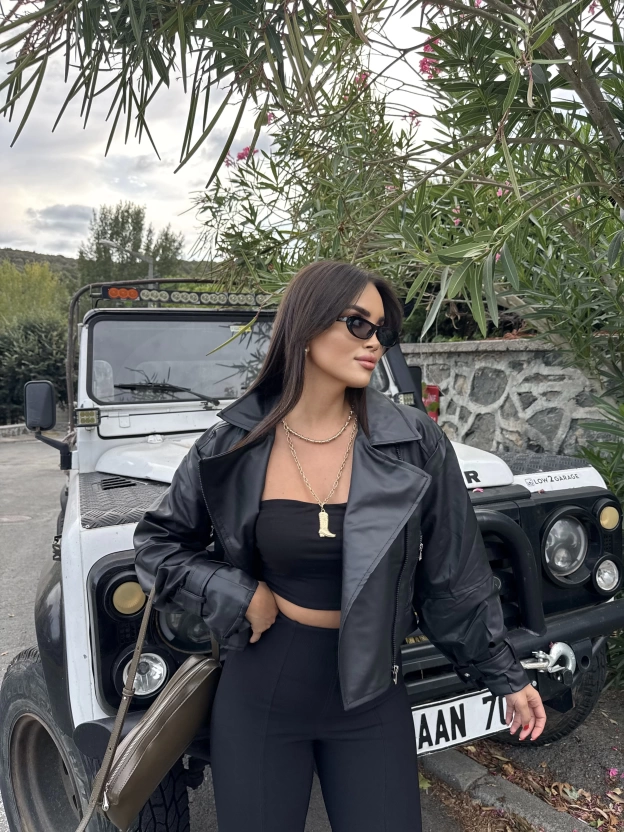 Siyah Balon Kol Deri Ceket