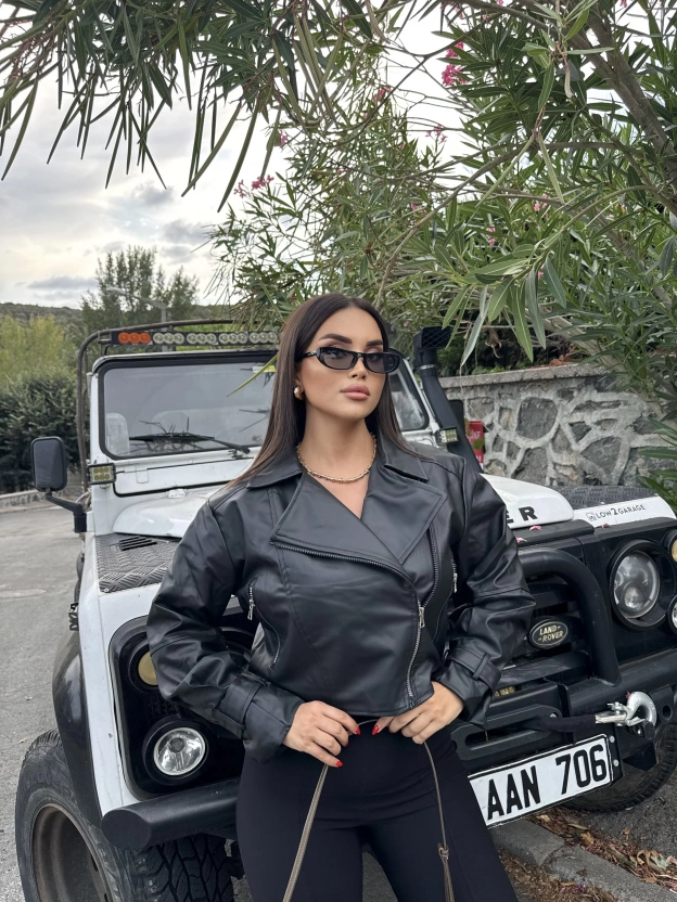 Siyah Balon Kol Deri Ceket