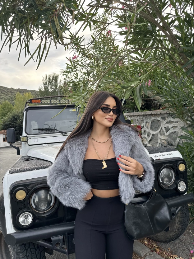 Gri Kapüşonlu Crop Kürk