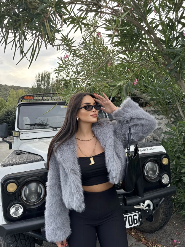 Gri Kapüşonlu Crop Kürk