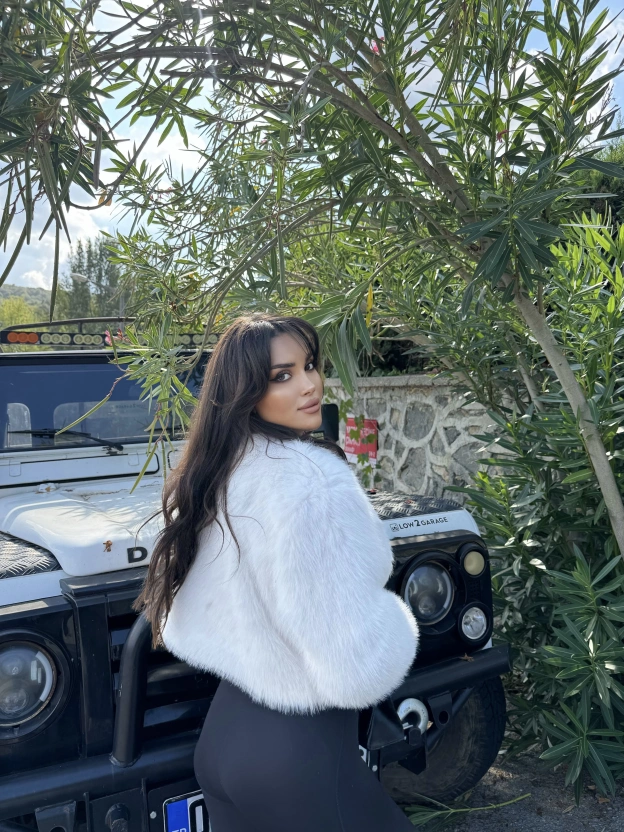 Beyaz Crop Kürk Ceket