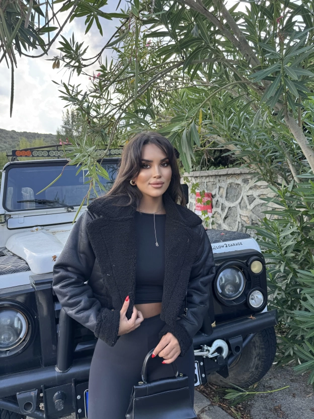 Siyah Kürklü Crop Mont