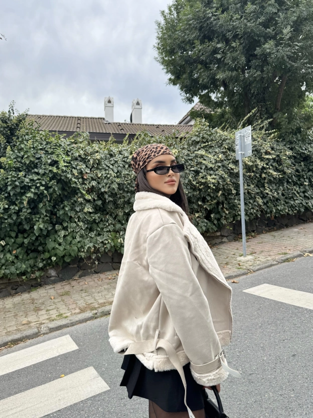 Bej Süet Detay İçi Peluş Mont