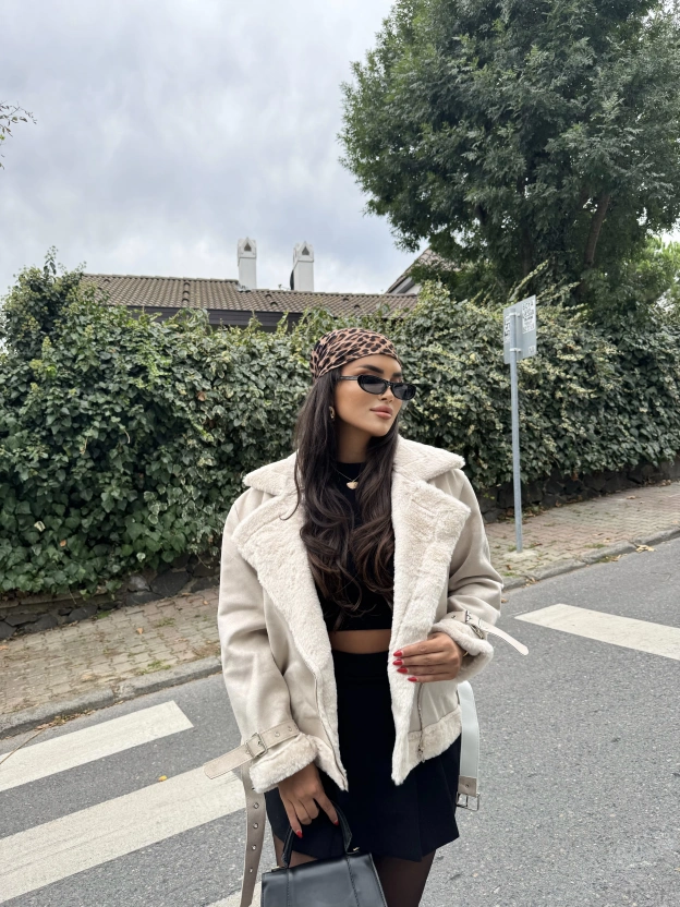 Bej Süet Detay İçi Peluş Mont