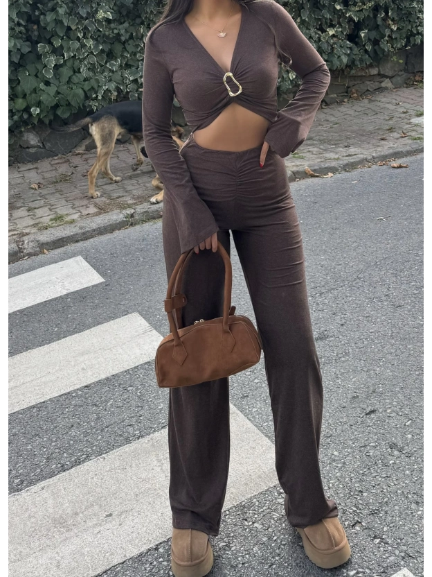 Kahve Göğüs Tokalı Takım