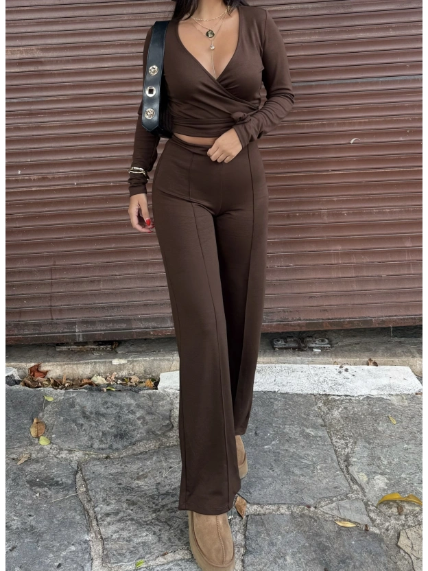 Kahverengi Modal Kruvaze Yaka Bağlamalı Takım