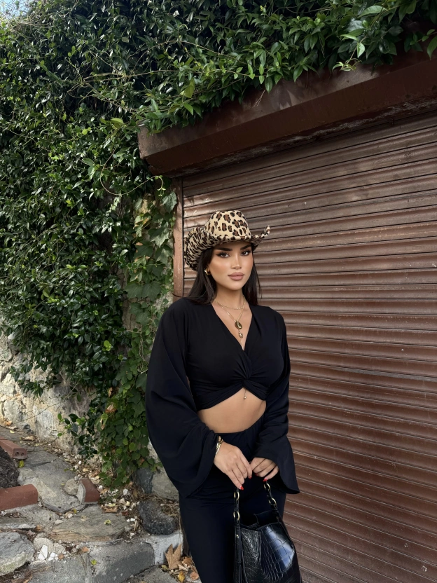 Siyah Burgu Detay İkili Takım