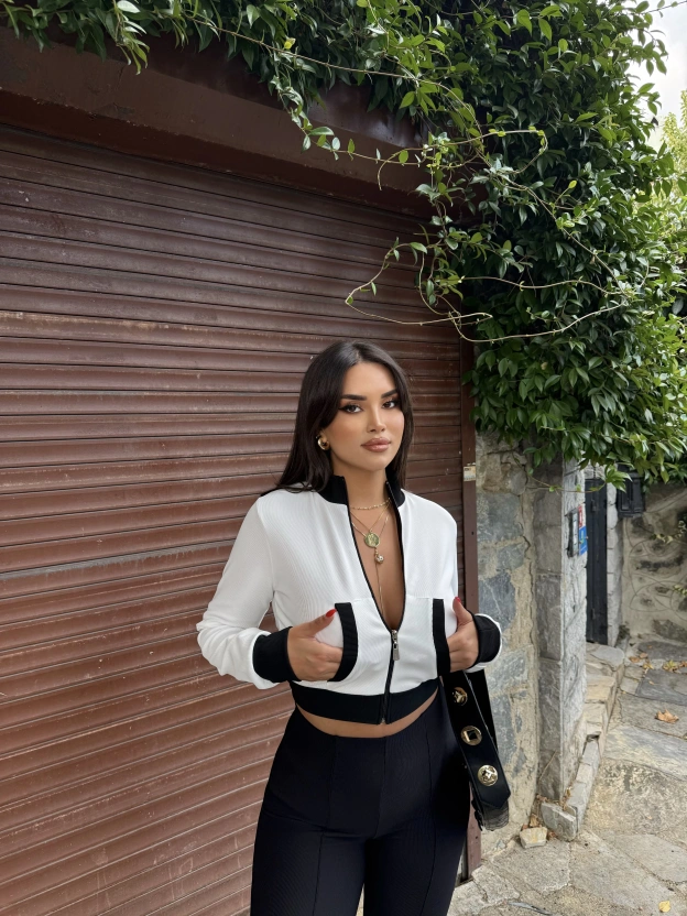 Beyaz Tasarım Fermuarlı Crop Hırka