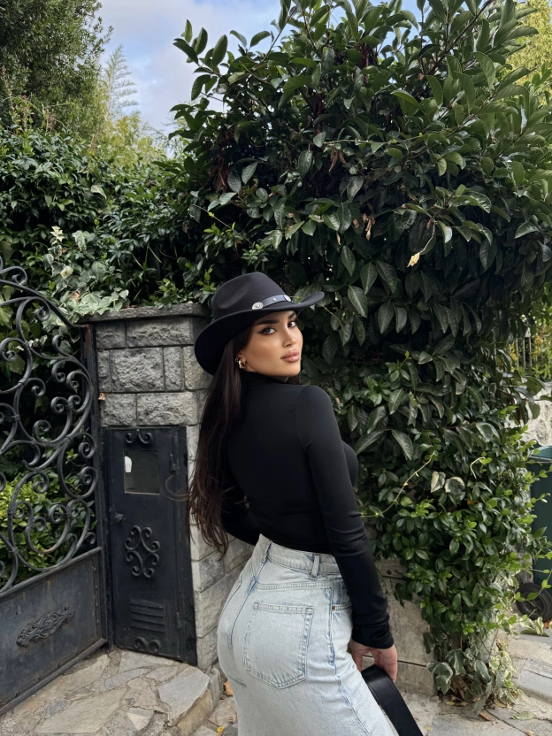 Siyah Yarım Balıkçı Bodysuit