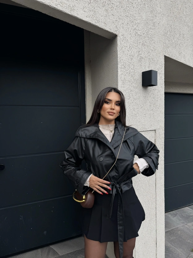 Siyah Kısa Kuşaklı Deri Mont