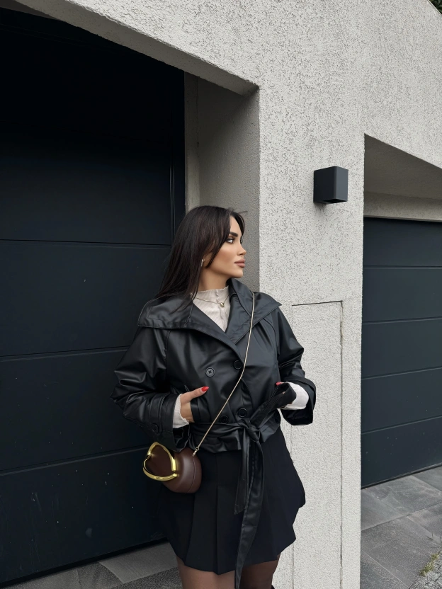 Siyah Kısa Kuşaklı Deri Mont