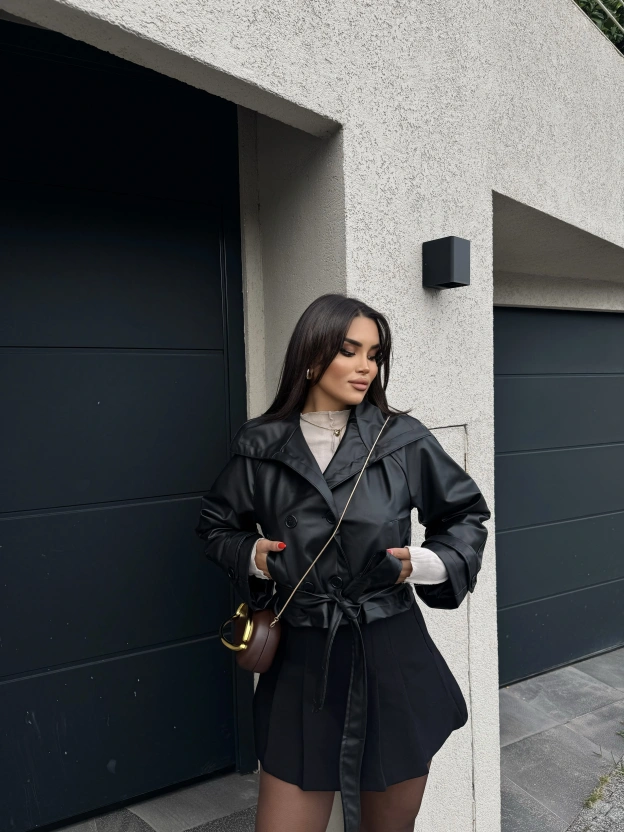 Siyah Kısa Kuşaklı Deri Mont