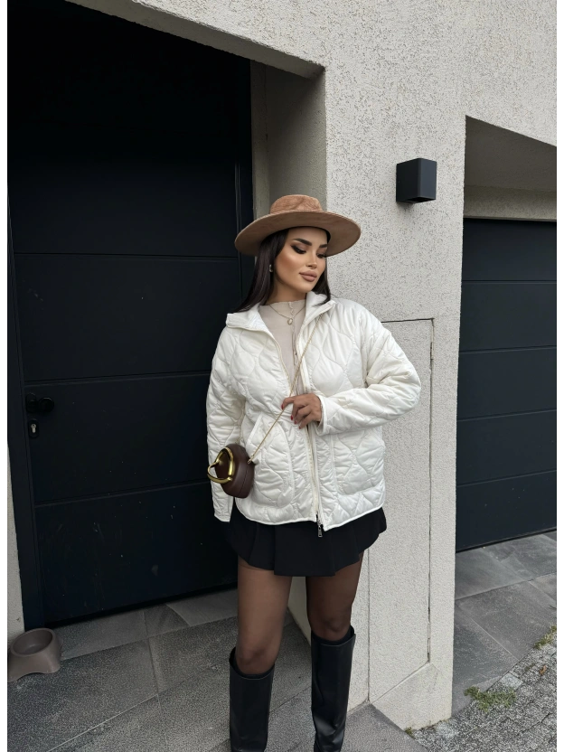 Beyaz Kapitone Oversize Mont