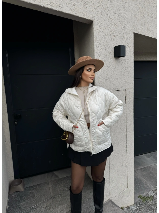 Beyaz Kapitone Oversize Mont