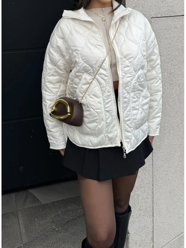 Beyaz Kapitone Oversize Mont