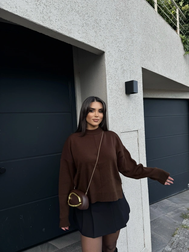 Kahverengi Yırtmaç Detay Basic Oversize Kazak