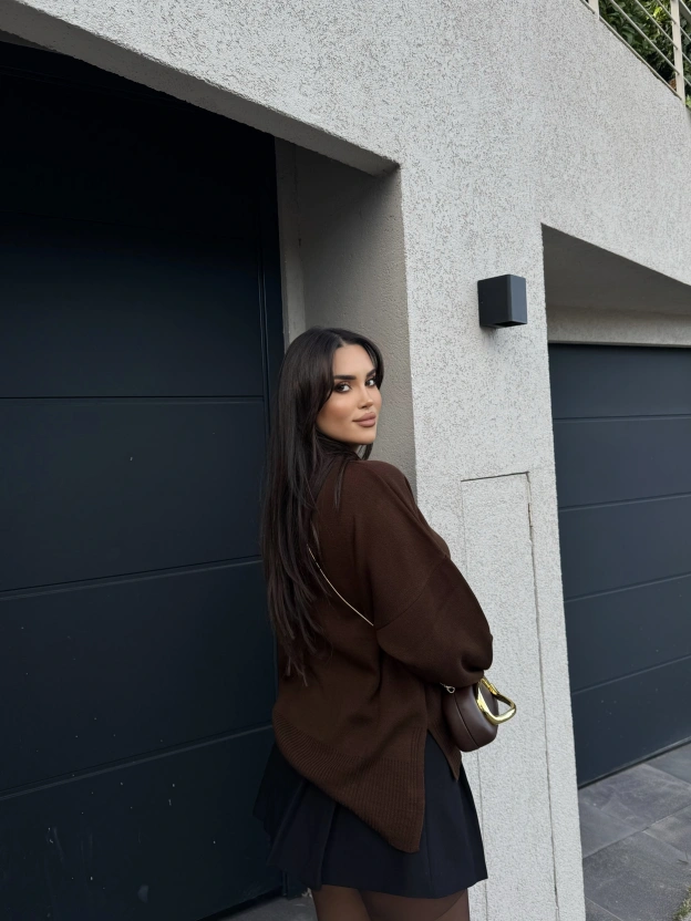 Kahverengi Yırtmaç Detay Basic Oversize Kazak
