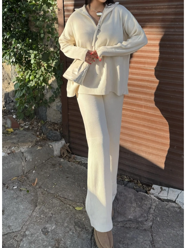 Bej Fermuarlı Triko Takım