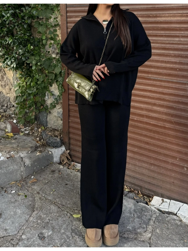 Siyah Fermuarlı Triko Takım