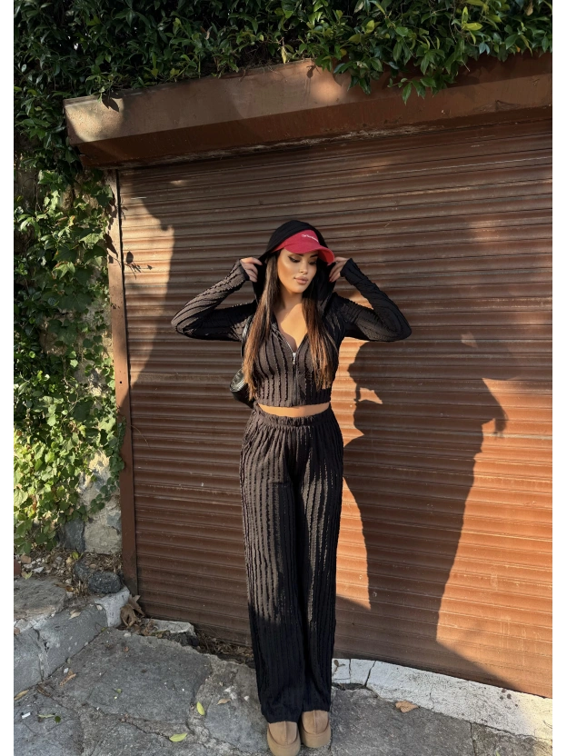 Siyah Kapüşonlu Dikiş Detay Alt Üst Takım