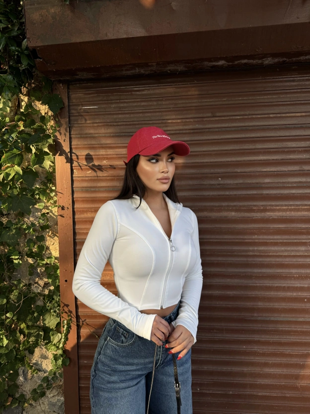 Beyaz Slim Fit Fermuarlı Body